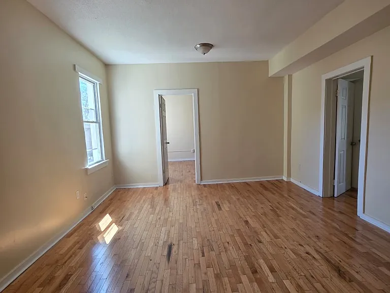 33 Dickerman St #4A — Photo 7