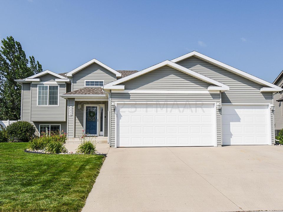 1st image of 4424 Newport Ln