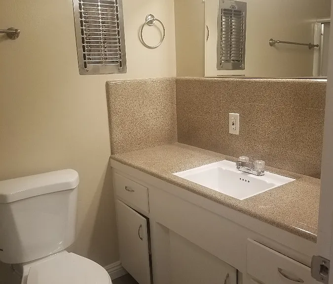 5601 E 23rd St #10 — Photo 13