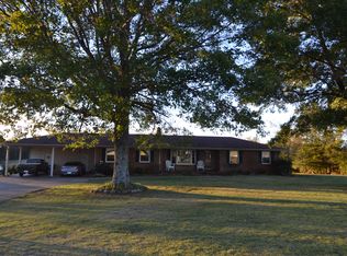 921 N Main St, Loretto, TN 38469