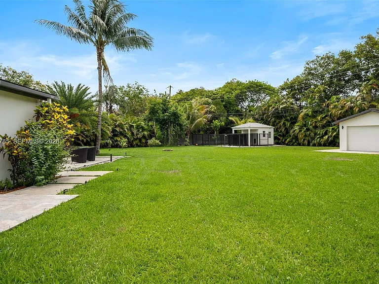 8535 SW 100th Ave — Photo 34