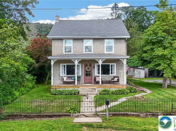 65 Jones St, Quakake, PA 18245
