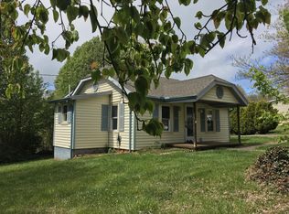 29 Shelton Rd, Clyde, NC 28721