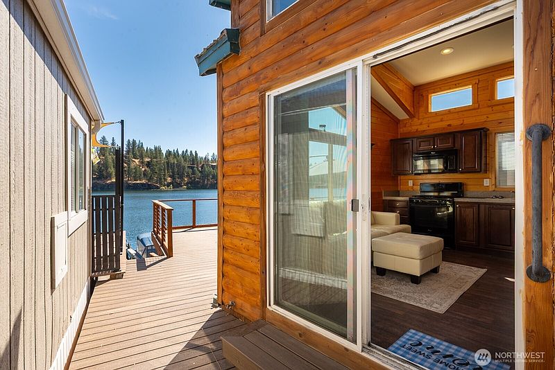 3rd image of 18617 W Williams Lake Road Road #35B