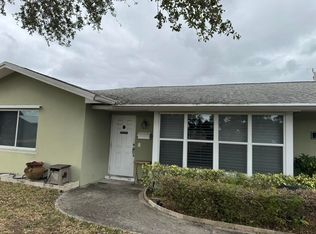 586 N Redwood Dr, Lake Park, FL 33403