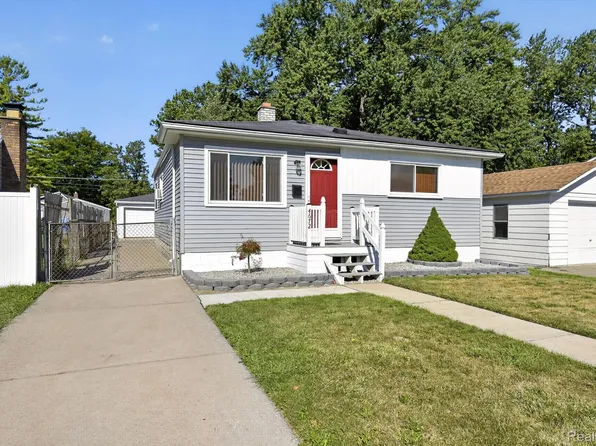 4672 Edgewood St, Dearborn Heights, MI 48125