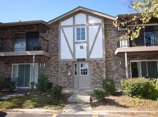9S120 Lake Dr APT 201, Willowbrook, IL 60527