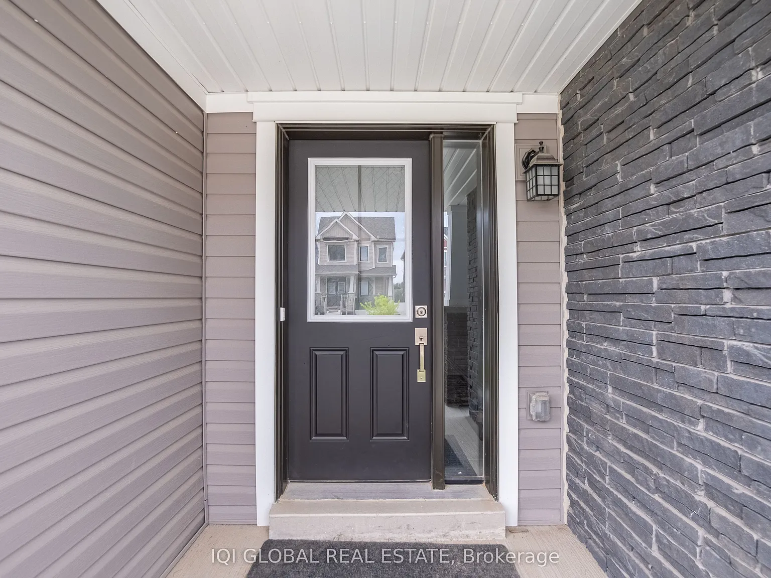 3 bed, $2,399 — Photo 3