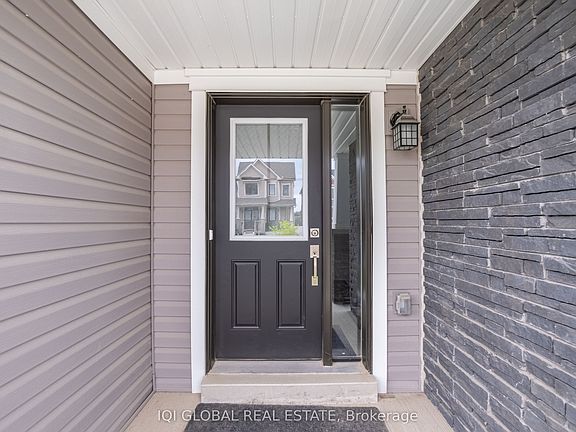 3rd image of 21 Greig St
