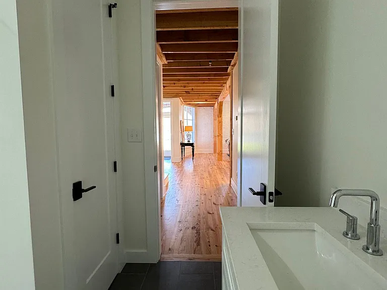 102 N Jarvis St #A — Photo 17