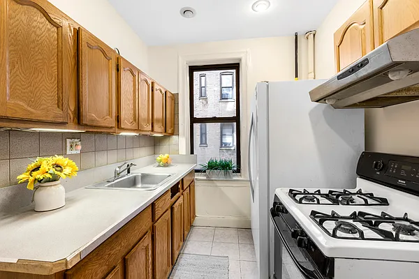 Sold by Compass | media 2