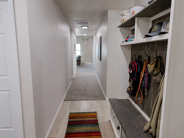 930 SW Lago St — Photo 17