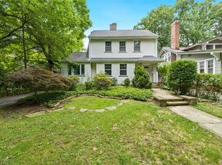 2182 Maplewood Rd, Cleveland Heights, OH 44118