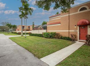 6104 Seven Springs Blvd, Greenacres, FL 33463