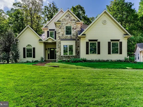 5995 Bull Rd, Dover, PA 17315