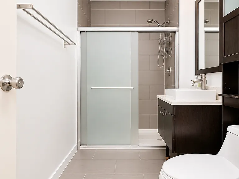 184 Noll St #2H — Photo 6