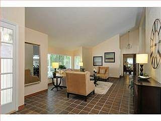 3rd image of 285 Caldwell Ct