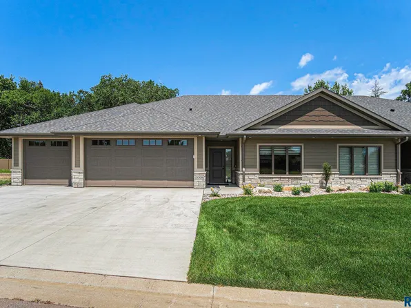 5308 W Cardinal Cove Pl, Sioux Falls, SD 57106