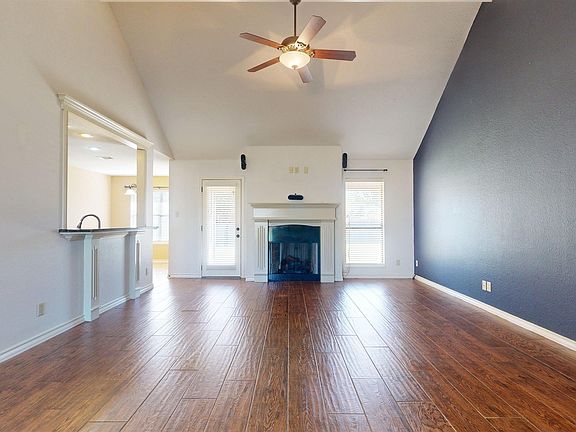 4th image of 306 Meadowridge Cir