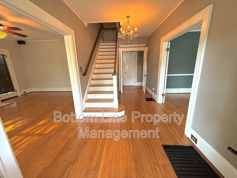3 bed, 1.5 bath, 2138 sqft, $2,275 — Photo 4