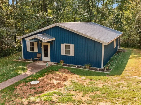63 E Owens Farm Rd, Bloomfield, IN 47424