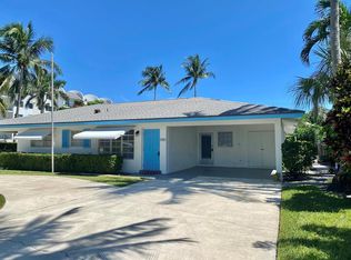 590 NE Wavecrest Way, Boca Raton, FL 33432