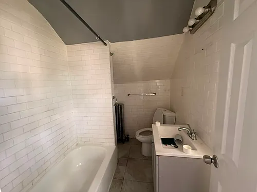 271 Seymour Ave Photo 1
