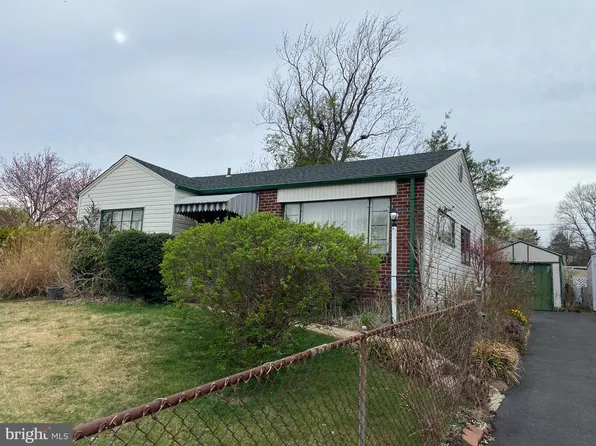 14016 Barcalow St, Philadelphia, PA 19116