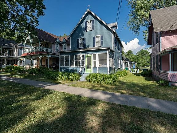 2nd image of 42888 Saint Lawrence Ave