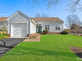 48 Rutland Ln, Monroe Township, NJ 08831