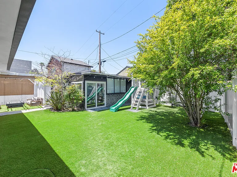 9007 David Ave — Photo 34