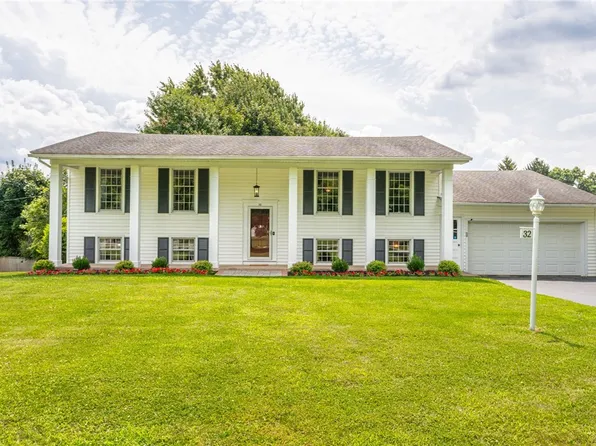 32 Bridgewood Dr, Rochester, NY 14612