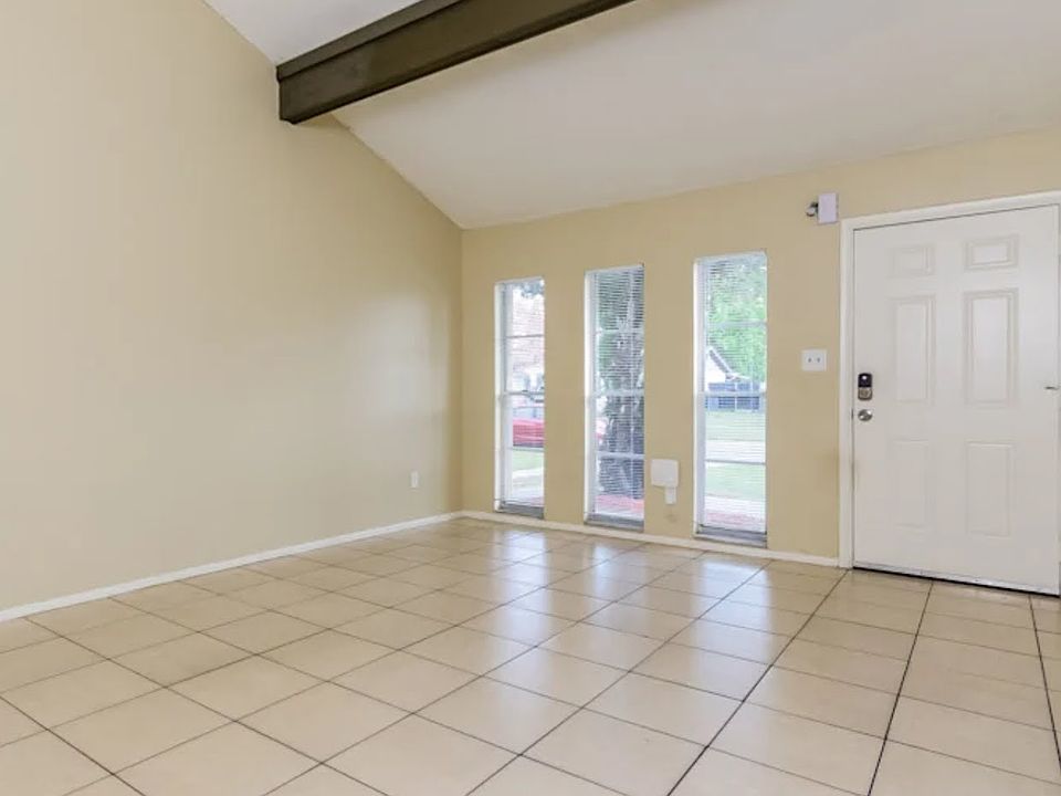 1st image of 231 La Paz Dr #15