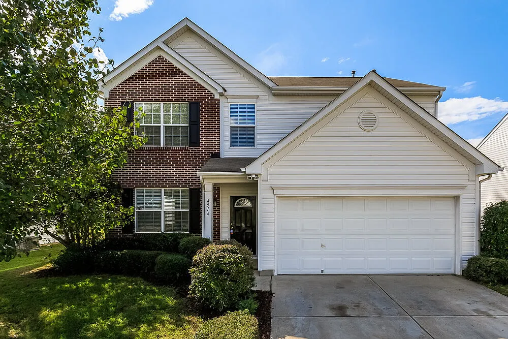 4 bed, 2.5 bath, 2200 sqft, $3,300 — Photo 1