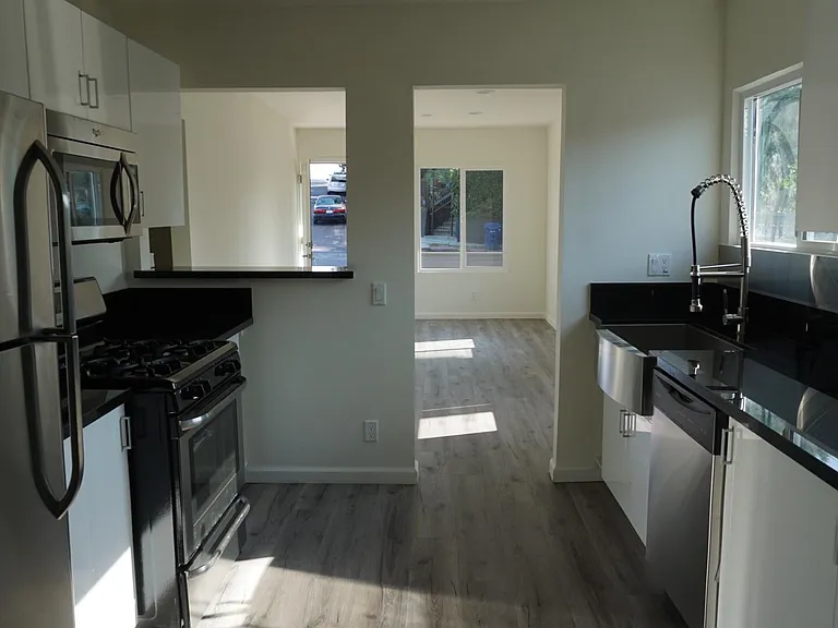 1755 Kent St — Photo 13