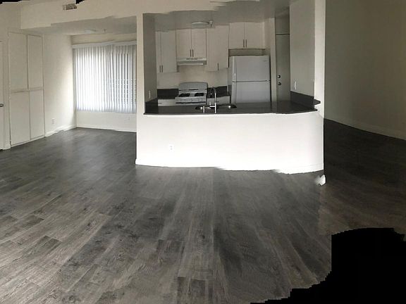5th image of 1735 Peyton Ave APT 204