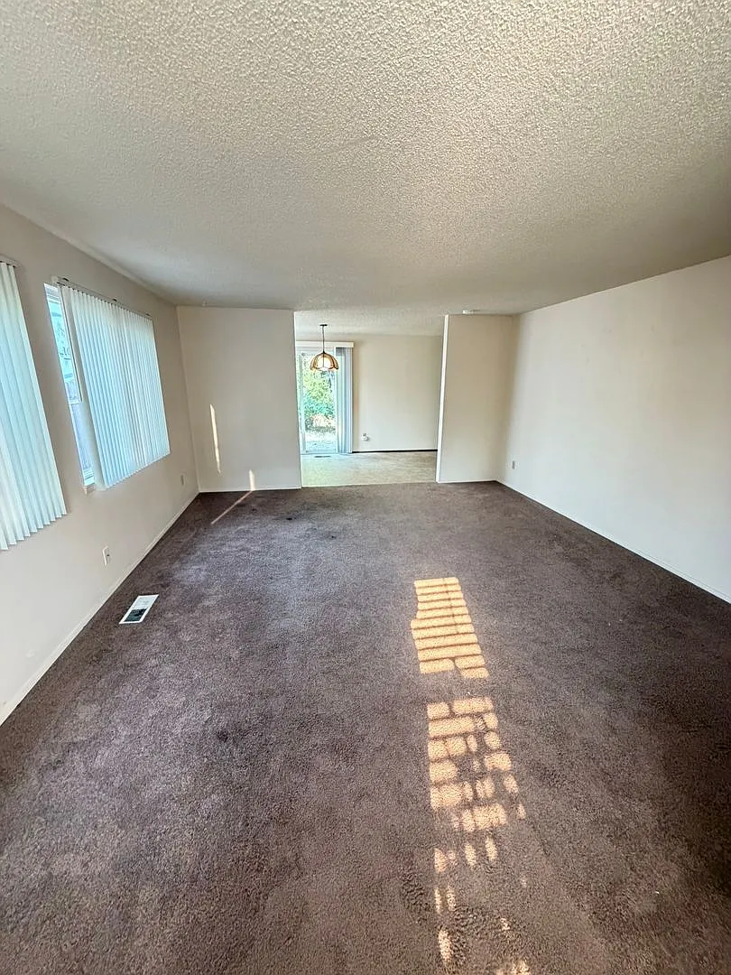 Centrally Located Two Bedroom Duplex! — Photo 3
