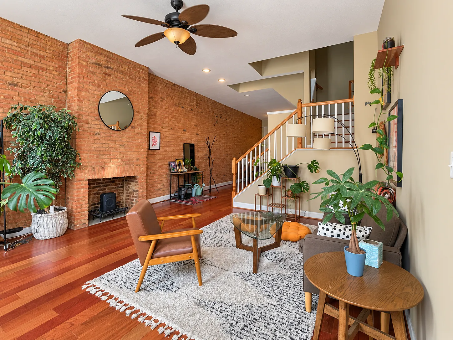 3 bed, 3.5 bath, 2443 sqft, $2,695 — Photo 2