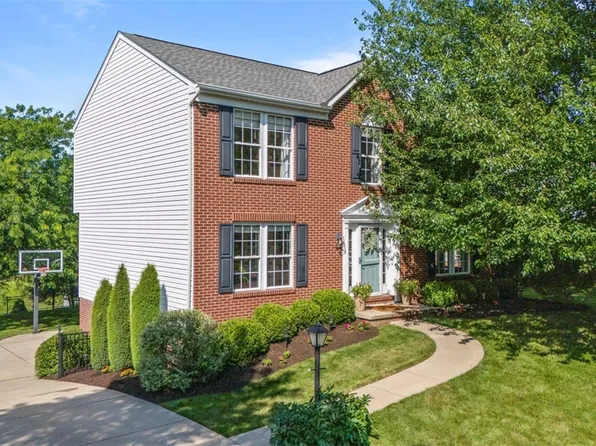 96 Winterbrook Dr, Cranberry Township, PA 16066