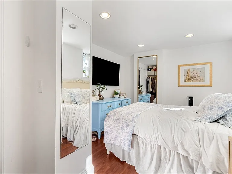 302 K St #B — Photo 4