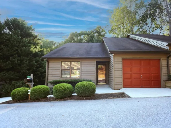 2119 Shea Ln, Seneca, SC 29672