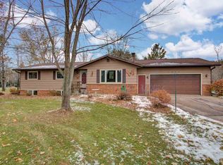 1851 Ridgewood Cir, Plover, WI 54467