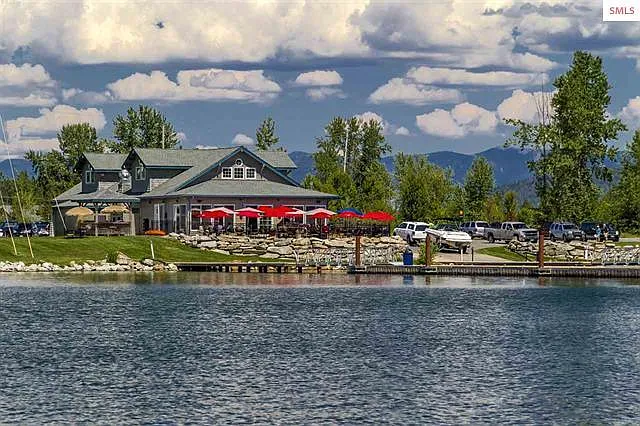 Walk to the ever popular Dish restaurant for a meal