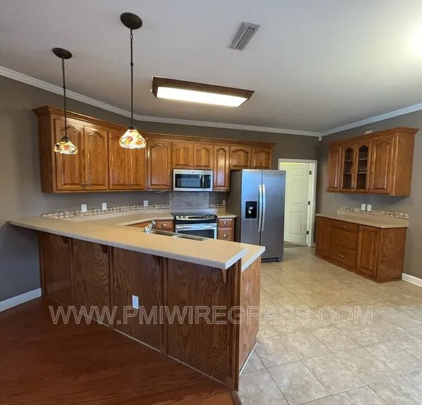 249 Windsor Garden Dr — Photo 5
