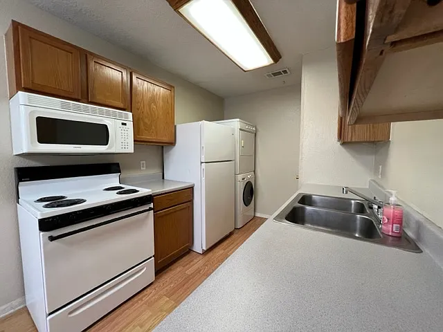 1636-B Post Rd #1 — Photo 5