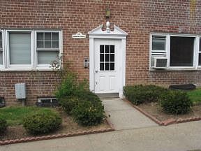 1st image of 22 Leewood Cir