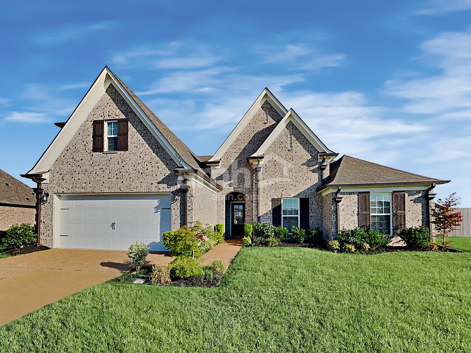 5 bed, 3.0 bath, 2447 sqft, $2,650 — Photo 1