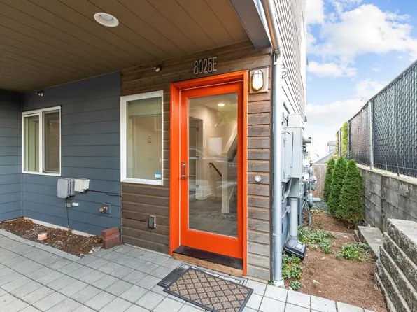 8025 15th Ave NW #E, Seattle, WA 98117