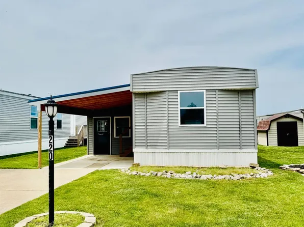 220 Rathbun Dr, Lakeside Marblehead, OH 43440