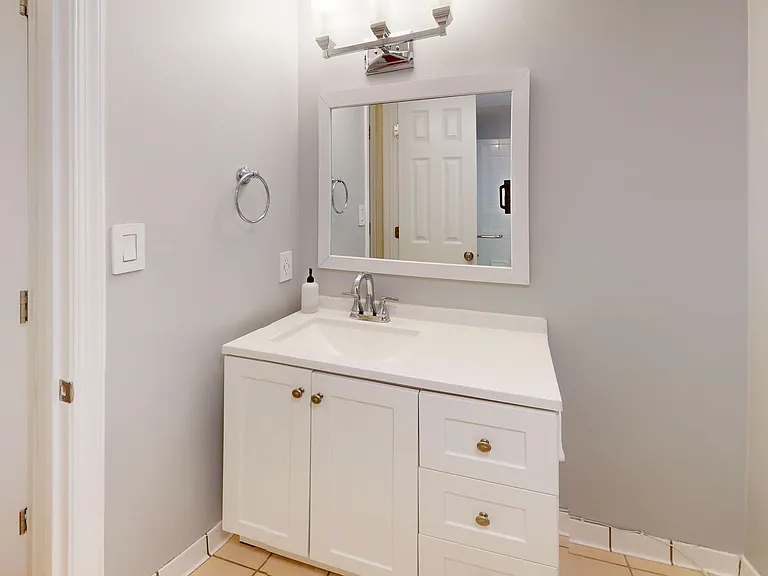 1833 California St NW #101 — Photo 12